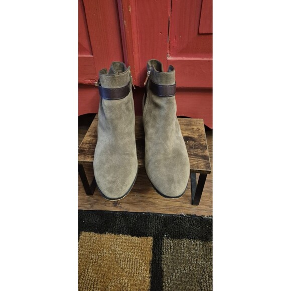 Coach Women’s 10 Patricia Ankle Boots Booties Shoes Brown Suede Buckle EUC - Picture 3 of 5